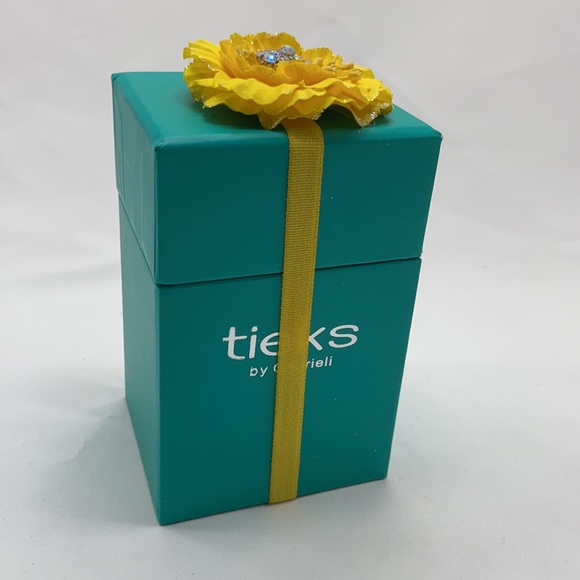 Tieks Gift Card Box Yellow Flower - Picture 2 of 3